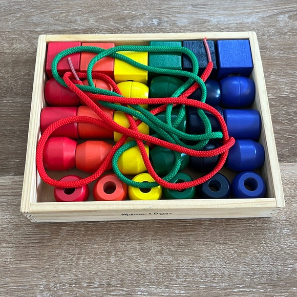 Melissa & Doug Other - Melissa & Doug Rainbow Primary Lacing Beads Educational Toy